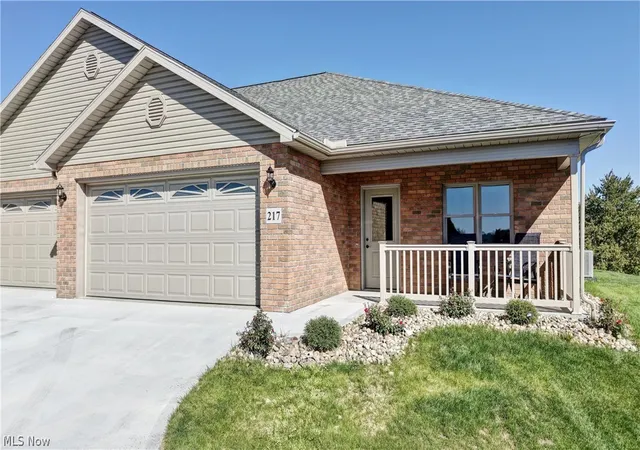 217-pinehurst-dr-dover-oh-44622/hzid_6bfa0244