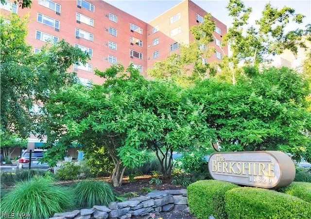11820-edgewater-dr-110-lakewood-oh-44107/hzid_a41474e3