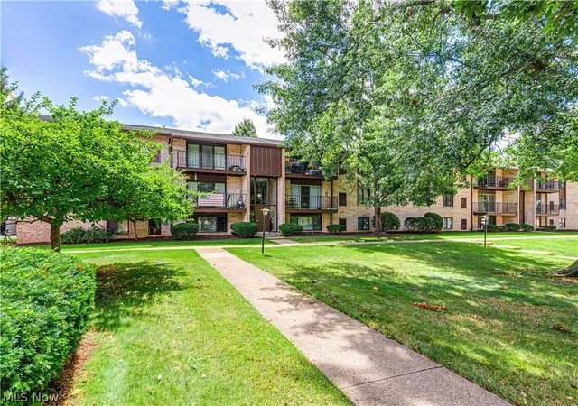 16465-heather-ln-304-middleburg-heights-oh-44130/hzid_5cfbdfe3