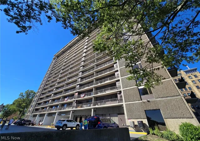 12500-edgewater-dr-202-lakewood-oh-44107/hzid_34e6a9ab