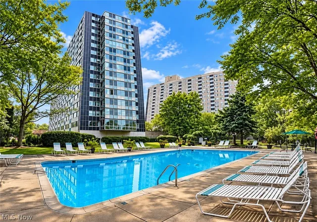 12520-edgewater-dr-309-lakewood-oh-44107/hzid_11d22948