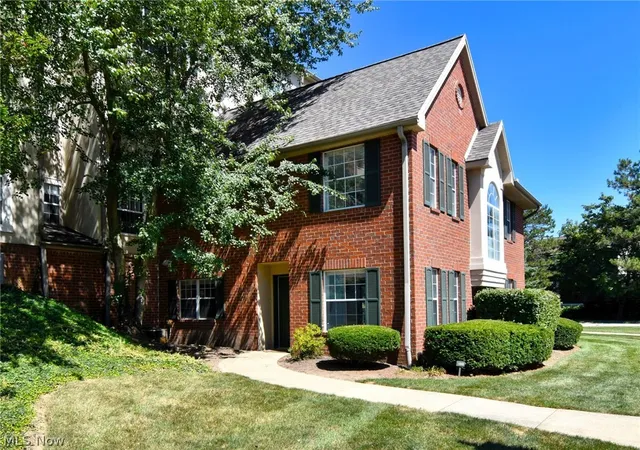 200-fox-holw-dr-100-cleveland-oh-44124/hzid_fa36968c
