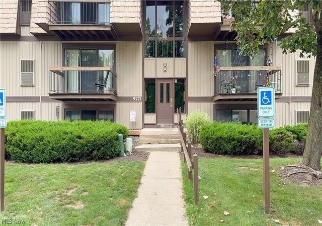 9771-sunrise-blvd-n2-north-royalton-oh-44133/hzid_bbc0a505