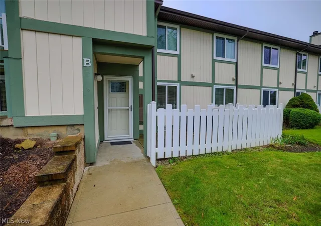 9010-portage-pointe-dr-5-b-streetsboro-oh-44241/hzid_9c9929bc
