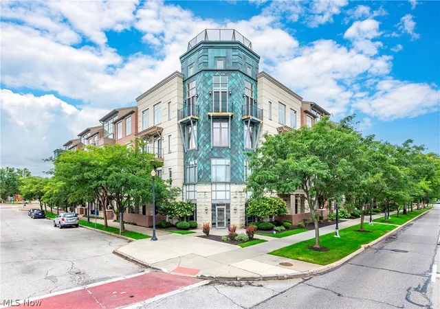 16800-van-aken-blvd-410-cleveland-oh-44120/hzid_3762a662