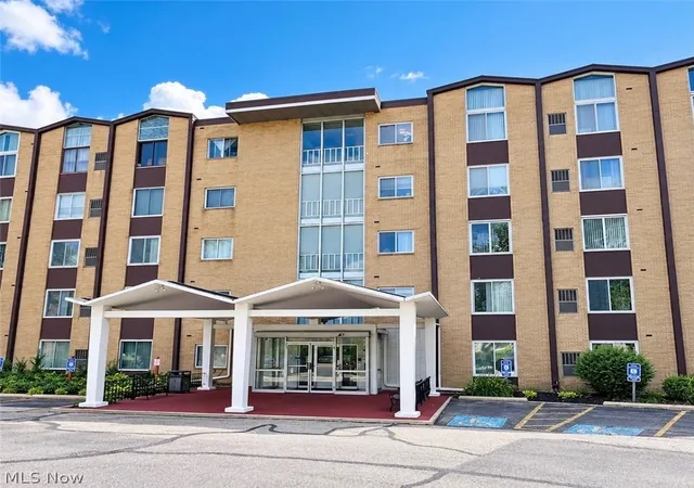 25735-lorain-rd-224-north-olmsted-oh-44070/hzid_d0cbb448