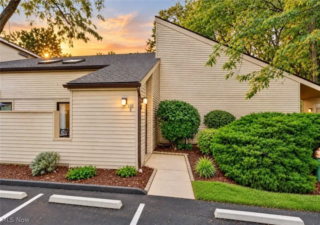 1460-cedarwood-dr-23g-westlake-oh-44145/hzid_4981951d