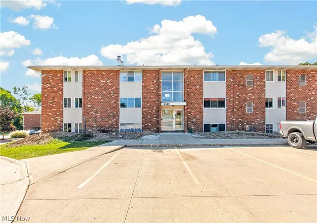 4349-inner-cir-dr-b5-brunswick-oh-44212/hzid_64ffca30