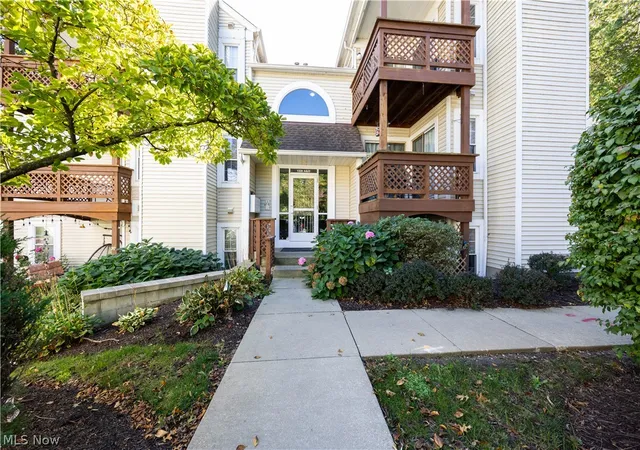 1328-cedarwood-dr-d2-westlake-oh-44145/hzid_69fe2e34