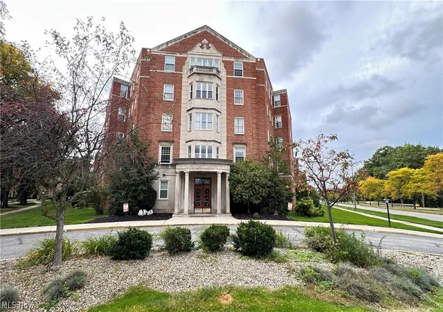 13800-fairhill-rd-316-cleveland-oh-44120/hzid_340fed0f