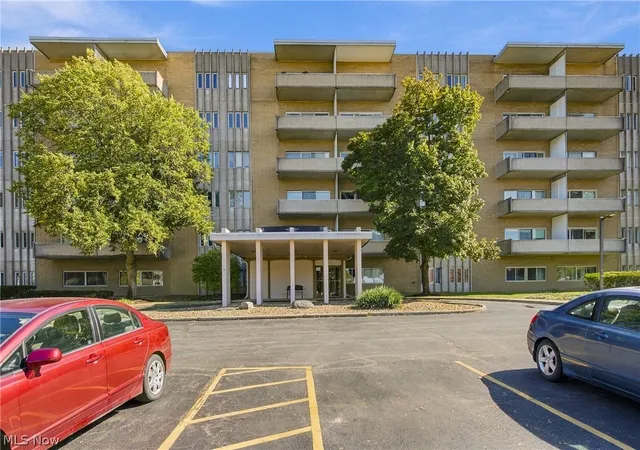 3167-linden-rd-210-rocky-river-oh-44116/hzid_73ae1881