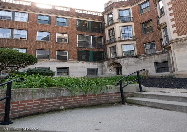 11426-cedar-glen-pkwy-d6-cleveland-oh-44106/hzid_0b531a4a