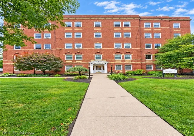 15820-van-aken-blvd-504-cleveland-oh-44120/hzid_086a1d19