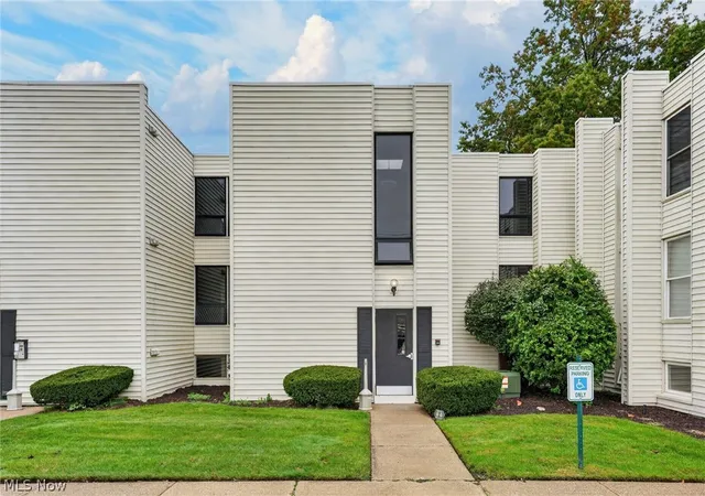 1675 Cedarwood Dr