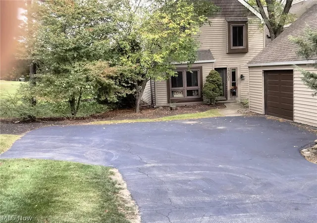 17501-fairlawn-dr-chagrin-falls-oh-44023/hzid_0961b65b