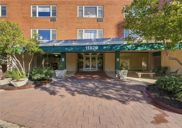 11820-edgewater-dr-513-lakewood-oh-44107/hzid_0ef6a9e5