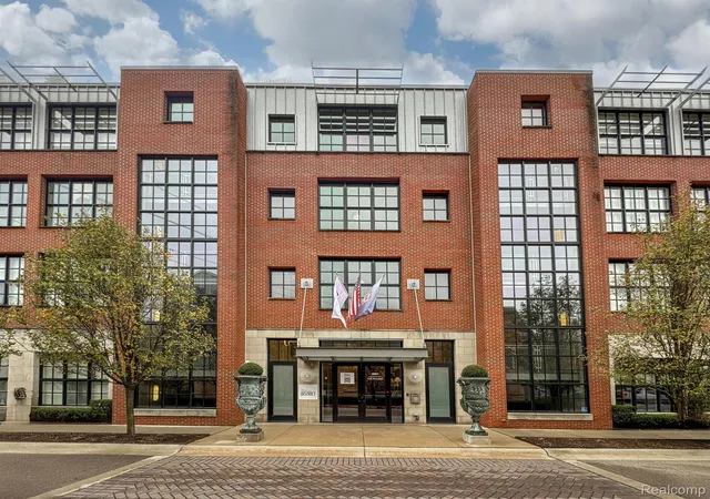 2051-villa-rd-203-birmingham-oakland-mi-48009/hzid_b6386606