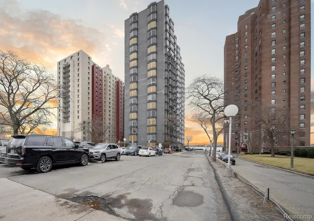 8200-e-jefferson-1202-detroit-wayne-mi-48214/hzid_cf8df1fa