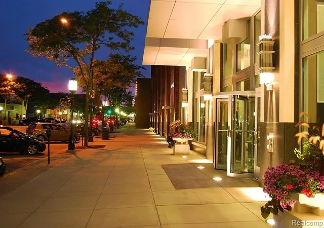 411-s-old-woodward-ave-1007-birmingham-mi-48009/hzid_9363080b