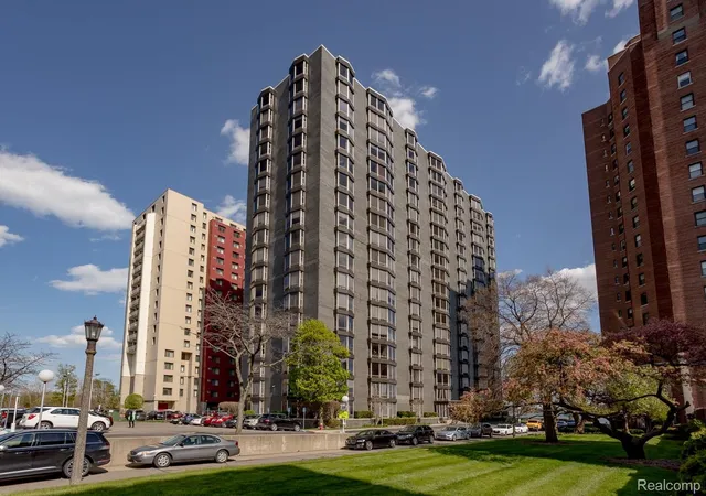 8200-e-jefferson-ave-1605-detroit-wayne-mi-48214/hzid_0e1d8a1c