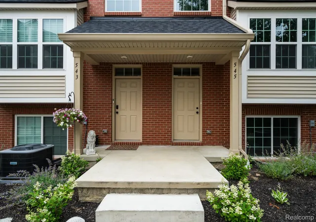 518-village-ln-milford-mi-48381/hzid_7a24f305
