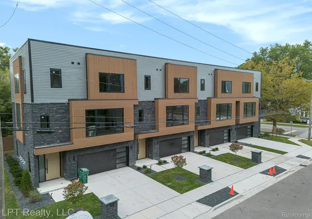 525-walnut-st-brightoncity-livingston-mi-48116/hzid_360a768a
