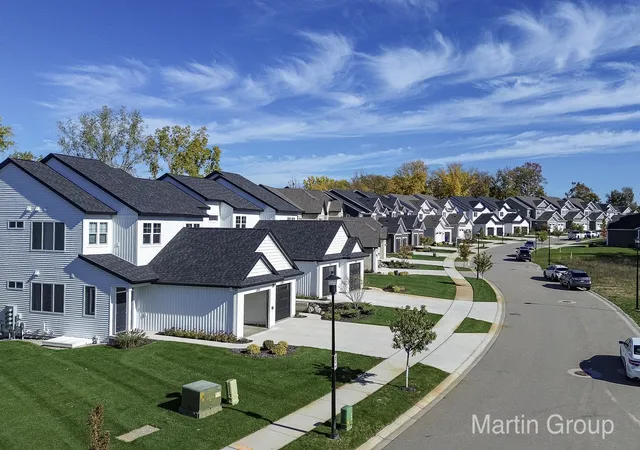 2247-watertown-way-ne-grand-rapids-mi-49505/hzid_1821d10d
