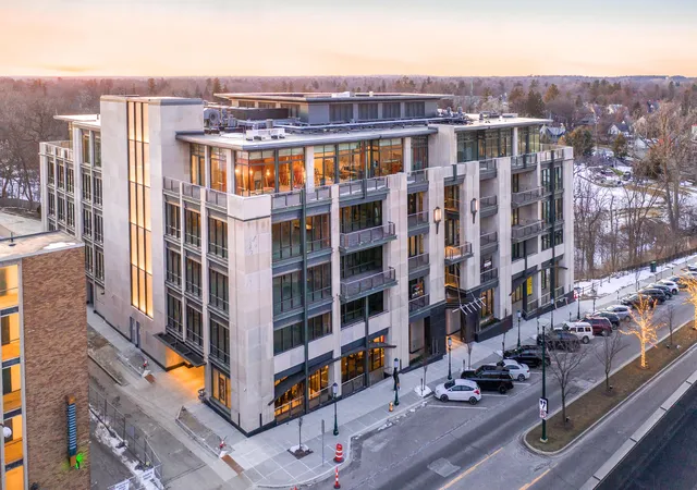 369-n-old-woodward-ave-206-birminghamcity-oakland-mi-48009/hzid_477cd72d