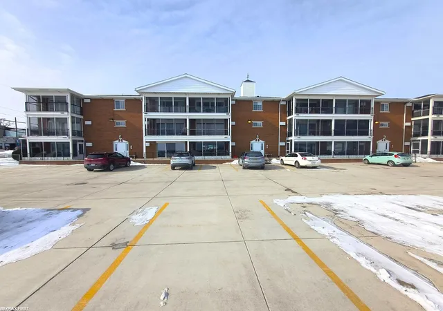 165-s-water-st-marinecitycity-stclair-mi-48039/hzid_35d37fba