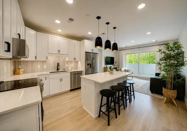 708-randolph-st-traversecitycity-grandtraverse-mi-49684/hzid_baf8ea60