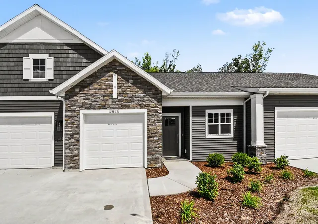 2835-w-cobblestone-ct-se-15-kentwoodcity-kent-mi-49512/hzid_db446b6f