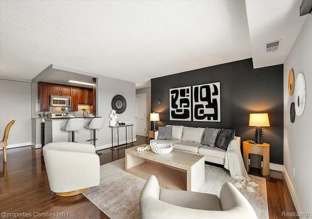 411-s-old-woodward-ave-824-birmingham-mi-48009/hzid_752cdc55