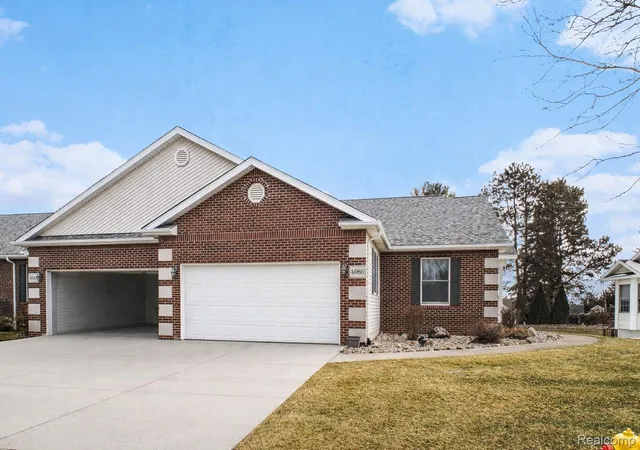 4086-squire-hl-dr-flushing-mi-48433/hzid_b6a8e385