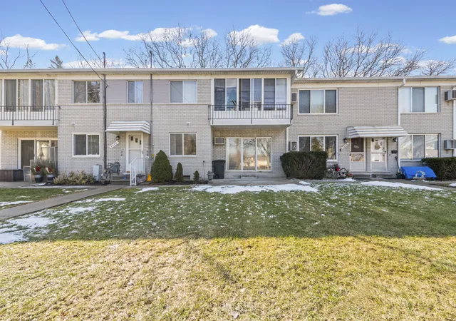 5955-alan-dr-61-brightontownship-livingston-mi-48116/hzid_cff9c1e7
