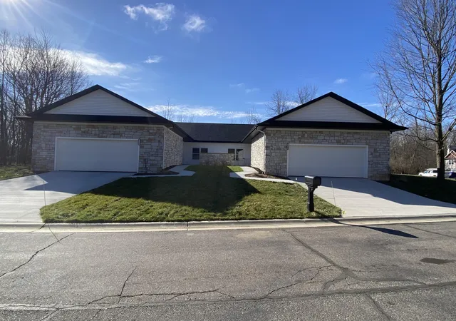 725-violet-way-saint-joseph-mi-49085/hzid_e43c3106