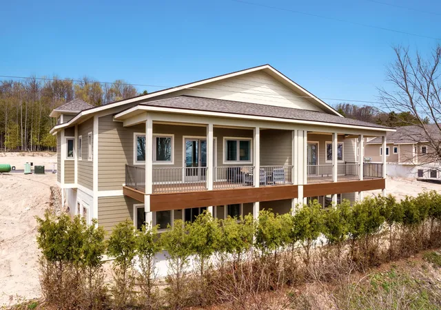 764-n-waypoint-cir-suttonsbaytownship-leelanau-mi-49682/hzid_73603e1a