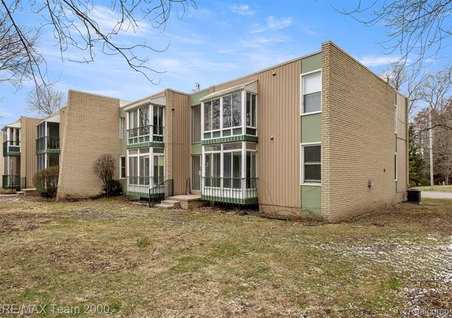 33379-fargo-st-unit-1-livoniacity-wayne-mi-48152/hzid_1fbb6e11