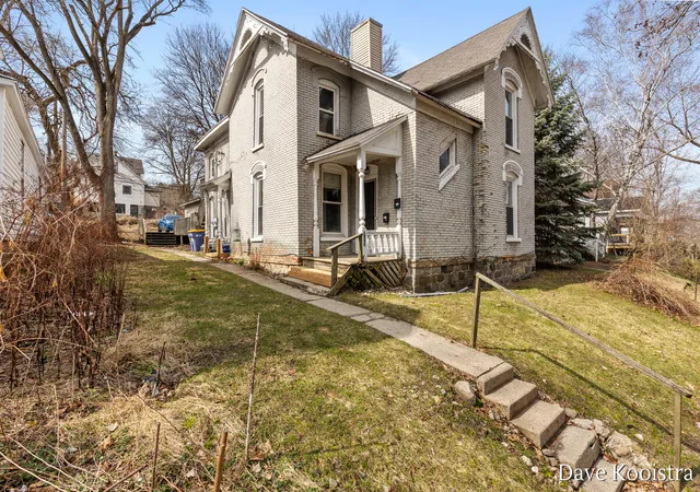 737-clancy-ave-ne-grand-rapids-mi-49503/hzid_273ebaa2