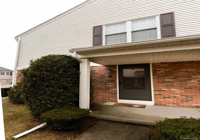 15757-n-franklin-dr-clinton-township-mi-48038/hzid_f2ab476f