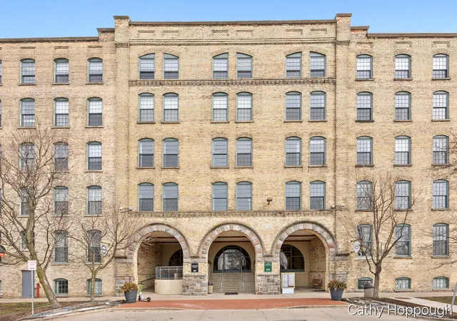 940-monroe-ave-nw-545-grandrapidscity-kent-mi-49503/hzid_635df834