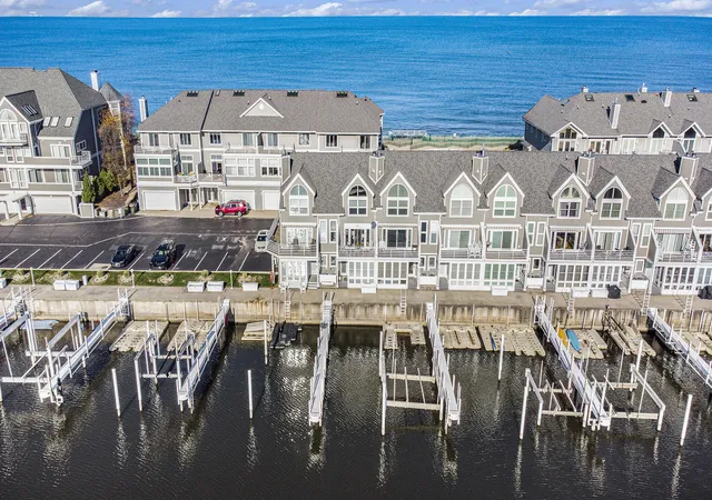 409-lake-dr-10-newbuffalocity-berrien-mi-49117/hzid_c1f1f381
