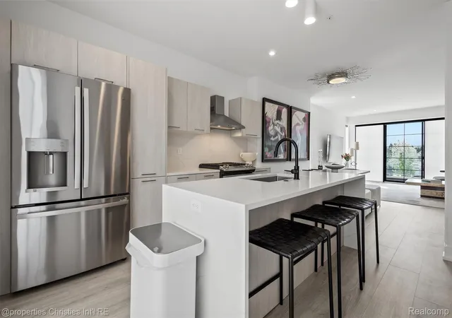 533-e-harrison-ave-35-royaloakcity-oakland-mi-48067/hzid_e52077c0