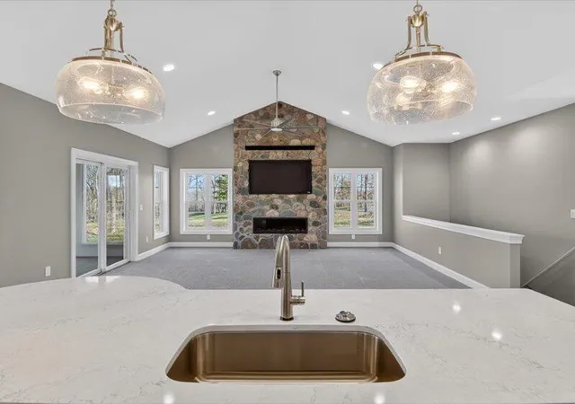 1132-lochaven-cir-hillsdale-mi-49242/hzid_70609c92