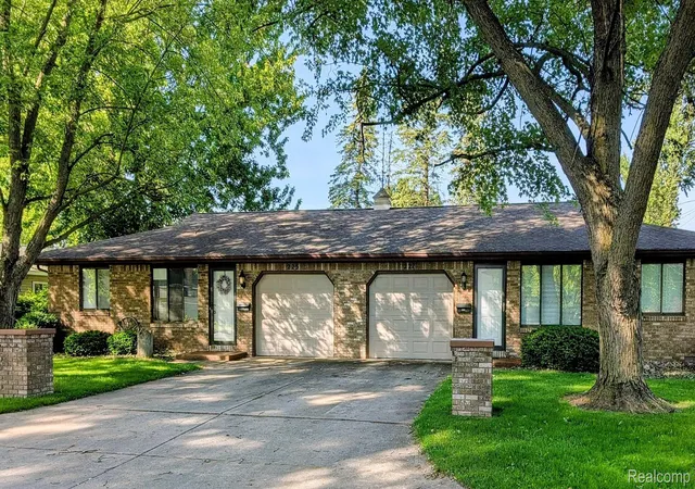 225-charles-st-saint-charles-mi-48655/hzid_65b33bec