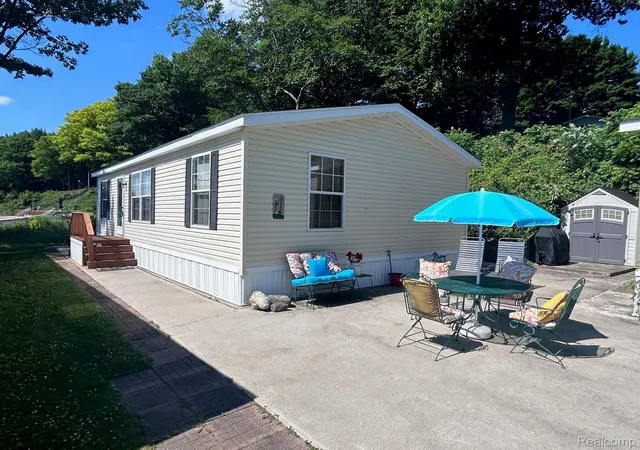 6103-lakeshore-rd-122-worthtownship-sanilac-mi-48450/hzid_117a5c21