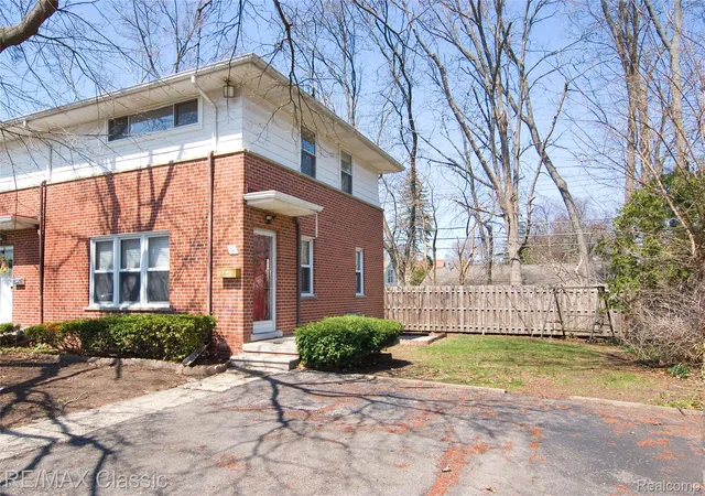 2604-rochester-rd-royal-oak-mi-48073/hzid_1fb776ae