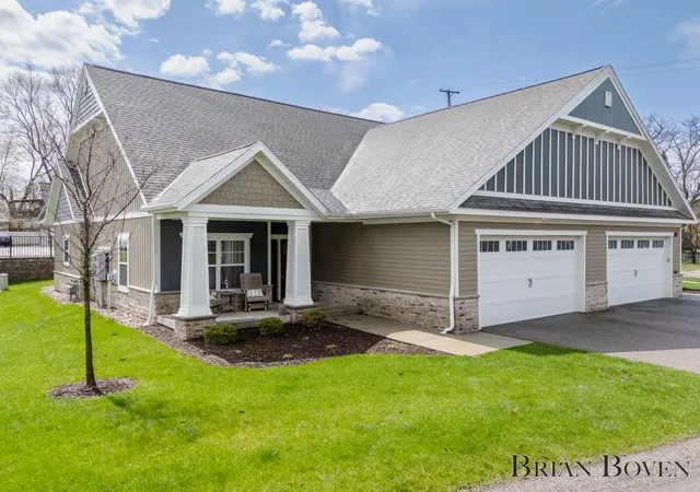 148-tamarack-ln-ne-2b-rockford-mi-49341/hzid_41520235