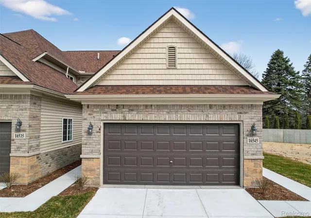 16545-savor-ln-28-clinton-township-mi-48035/hzid_a08f73cd