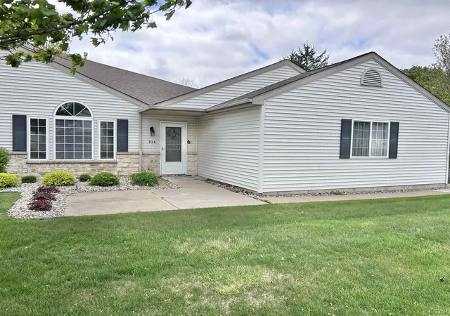 104-lakewood-dr-adrian-mi-49221/hzid_0e04affb