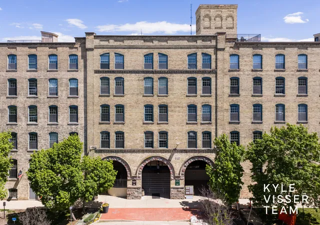 940-monroe-ave-nw-503-grandrapidscity-kent-mi-49503/hzid_75f259e1